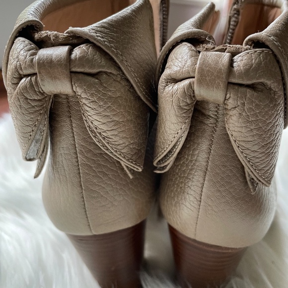 KATE SPADE LANISE BOW LEATHER BOOTS Neutral Beige 7.5M - Picture 4 of 14